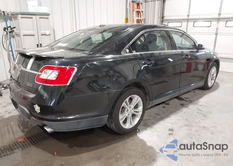 2010 Ford Taurus Sho z USA, uszkodzony, nr VIN 1FAHP2KT3AG120438
